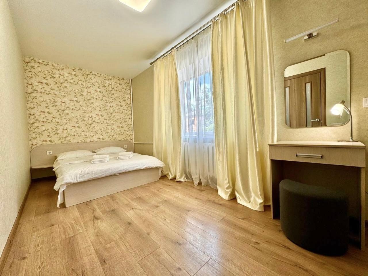 Apartpoltava Витончені Апартаменти Біля Лялькового Театру, Звітна Документація Для Відрядження, Банківський Чек المظهر الخارجي الصورة